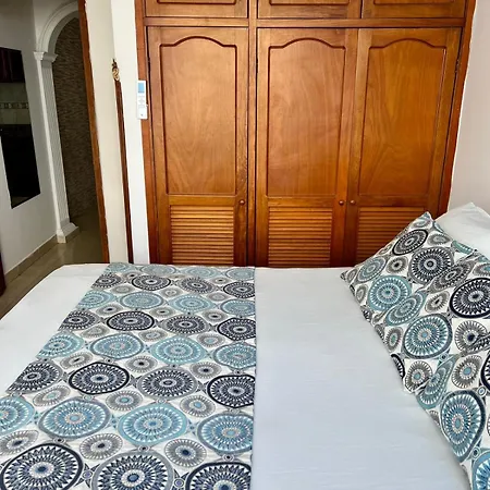 Apto Nuevo Conquistador, El Laguito Apartamento *