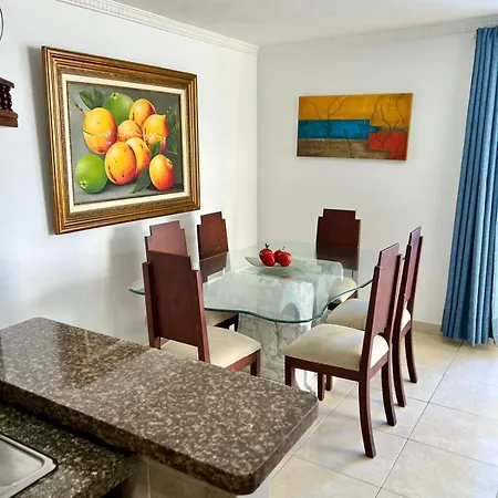 Apto Nuevo Conquistador, El Laguito Apartamento